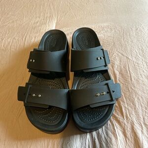 Crocs Brooklyn Low Wedge - Black